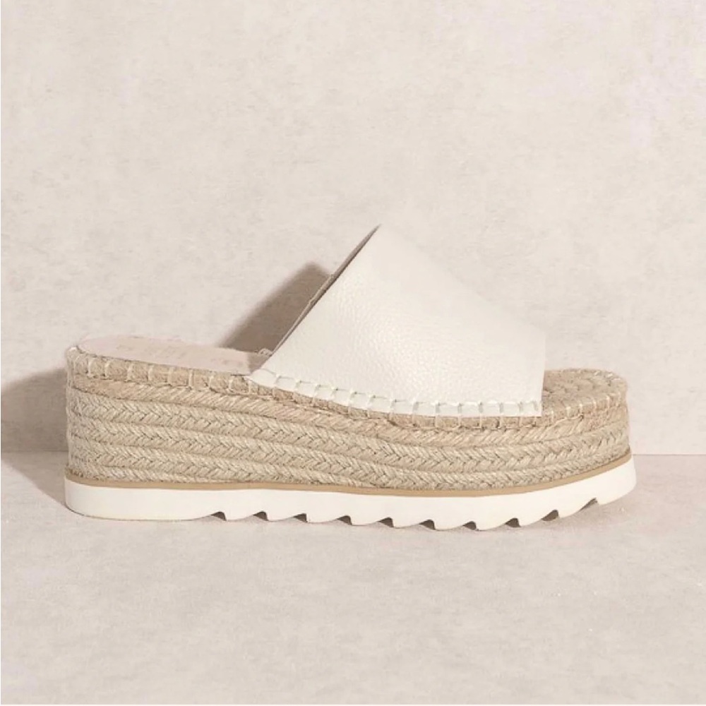 Oasis Society Women’s Cream Platform Slide Sandals - Picture 4 of 11